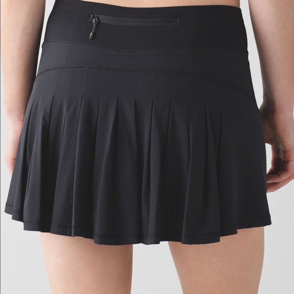 LULULEMON Circuit Breaker Skirt